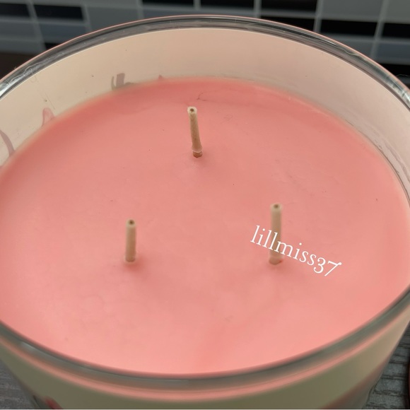 ISLAND DAYDREAM BRAND NEW BATH & BODY WORKS 3 WICK CANDLE GORGEOUS COLORED WAX - Picture 4 of 4